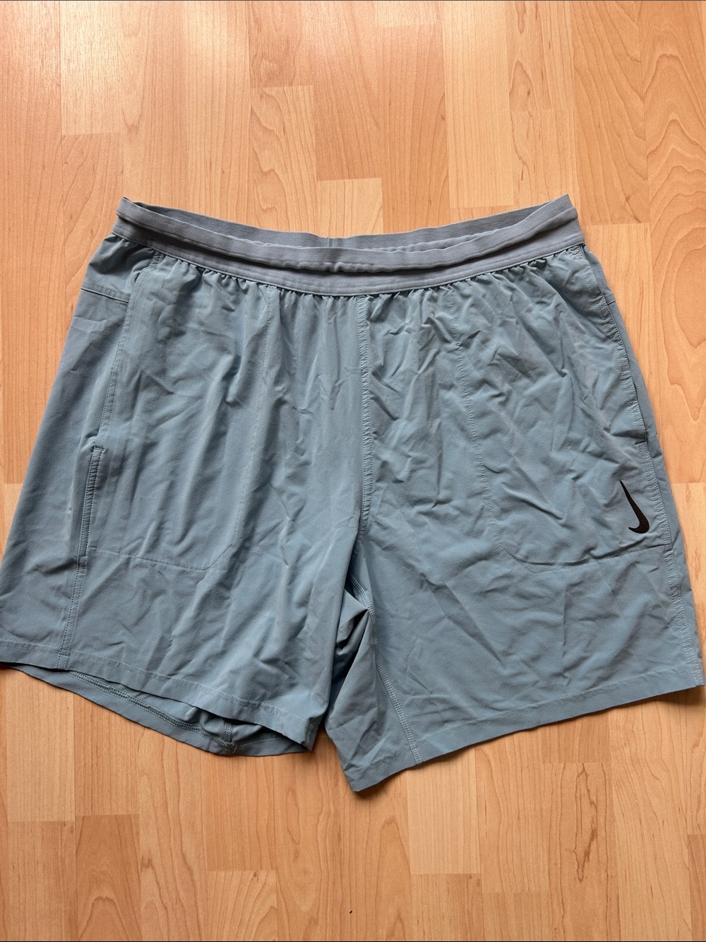 Nike yoga Men’s Light Blue Athletic Training Shorts XXL